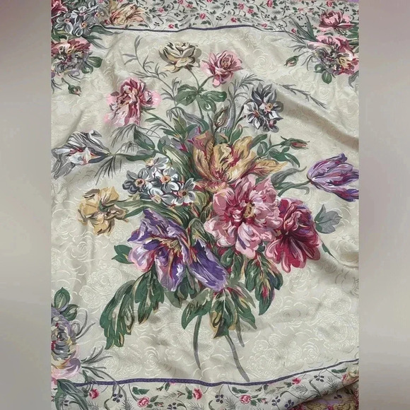 Liz Claiborne 100% Silk Scarf Vintage Square Abstract Floral Cream Red Japan - Picture 1 of 7